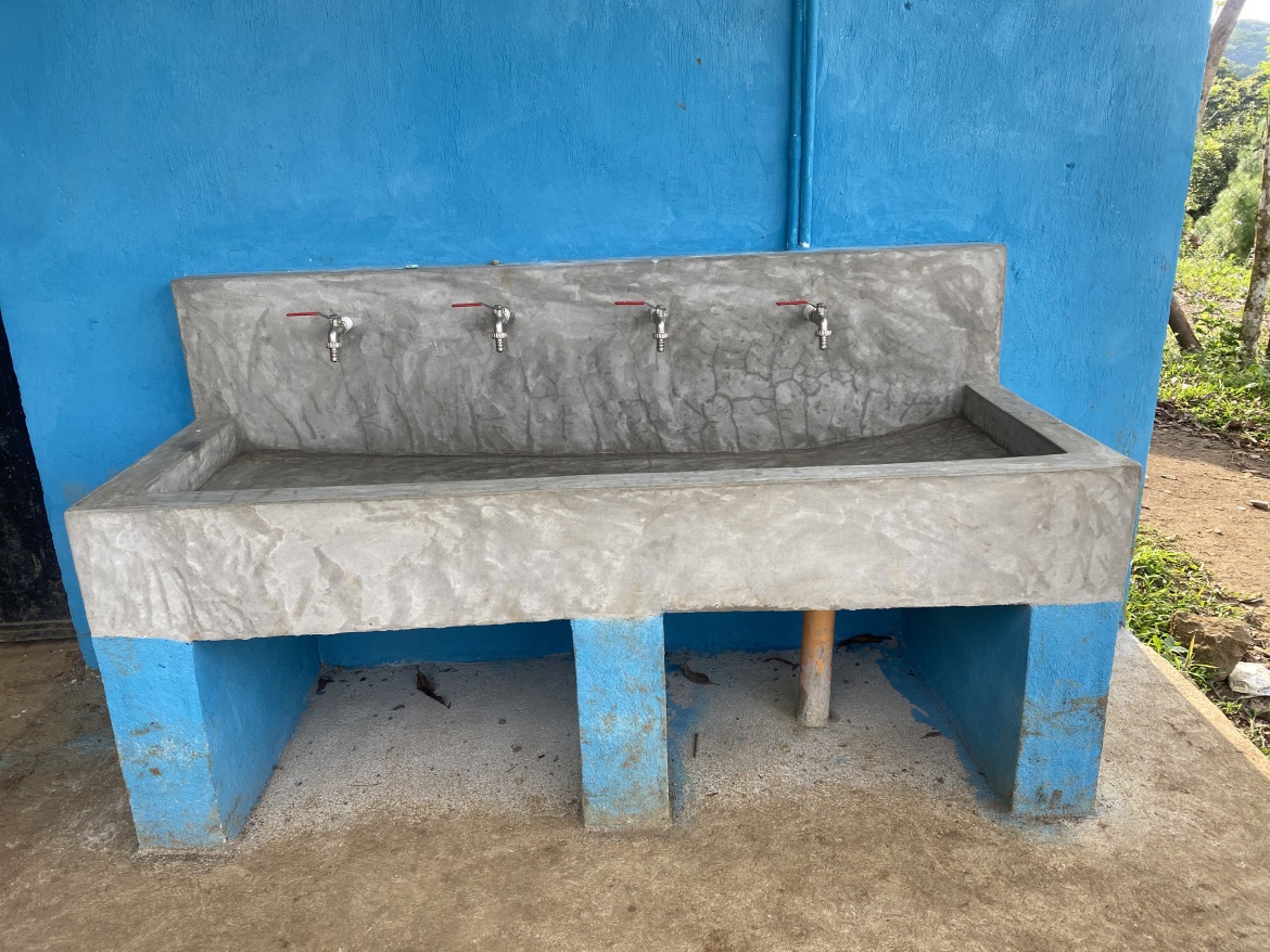 A hand washing station at Aldea Chinasayub school in the municipality of Cobán, Alta Verapaz, Guatemala. Credit: Ministry of Education, Guatemala.