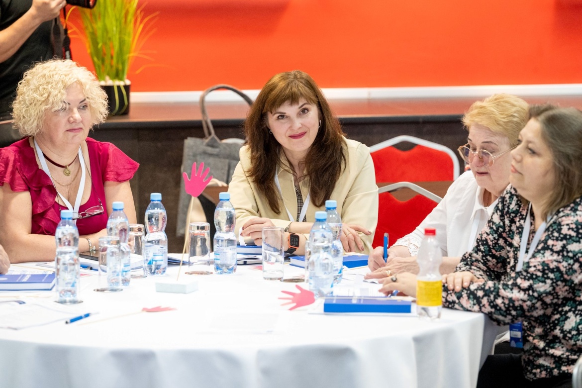 Les formateurs d'enseignants participent à une formation sur la mise en œuvre de qualité de la réforme de la « Nouvelle école ukrainienne ». Crédit : UNESCO/Serhii Minenko